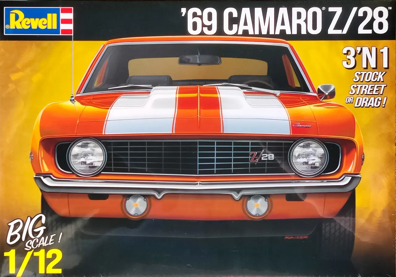 Revell-Modellbausatz-Cover eines orangefarbenen ’69 Camaro Z/28 im Maßstab 1:12, frontal dargestellt, mit 3-in-1-Hinweis für Stock, Street oder Drag
