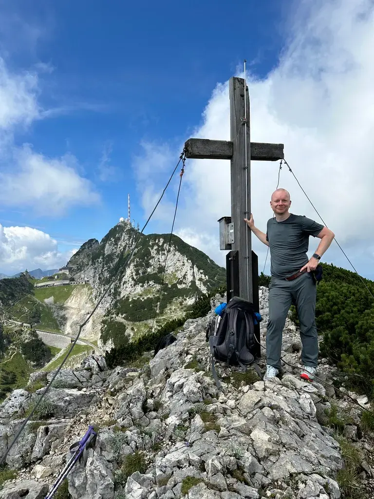 René Fischer am Gipfelkreuz der Soinwand