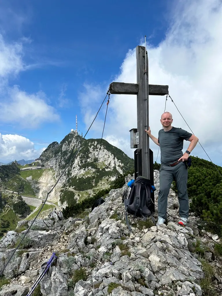 René Fischer am Gipfelkreuz der Soinwand